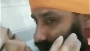 Sardar ji and his girlfriend in steamy video
