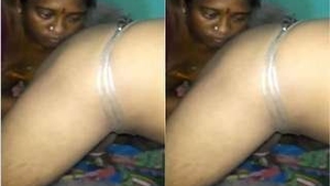 Passionate Tamil couple in steamy video