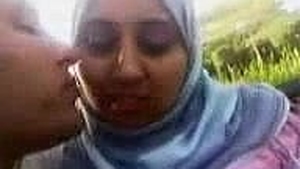 Watch a Muslim woman from Egypt reach orgasm
