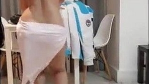 Arabic beauty performs sensual dance in HD video