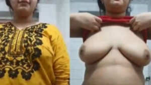 Beautiful Indian woman bares her body in seductive display