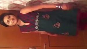 desi indian girl nude boobs