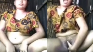 Stunning Bengali rural woman pleasuring herself