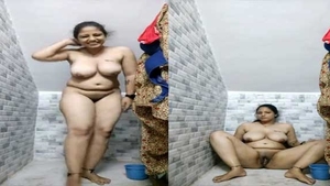 Attractive woman flaunts her stunning naked pussy