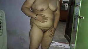 Mumbai aunty Priya's steamy encounter