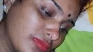 Seductive Indian courtesan engages in passionate conversation