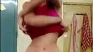 Indian girl reveals her body and satisfies viewers