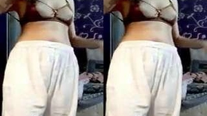 Pakistani girl gets naked for cash on webcam