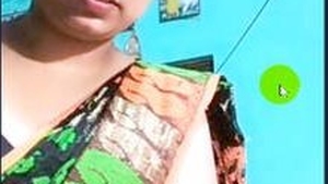 Explore the beauty of a Desi bhabi's navel in this village video