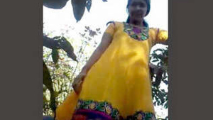 Indian couple enjoys oral and intercourse in the woods with audio