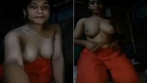 Black girl takes sexy selfies with her fingers