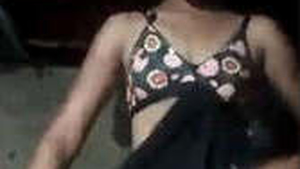 Desi girl pleasures herself with her hands in HD video