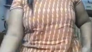 Arousing Desi lady indulges in sensual self-pleasure