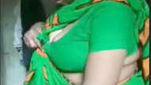 Desi MILF gets married to her aunt after seducing her in a saree