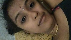 Indian beauty reveals her breasts