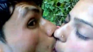 Desi couple enjoys outdoor sex in public park