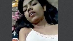 Bhabi's first time having sex in Hindi video