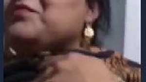 Mature Pakistani bhabhi gets pleasured by Suprhoot Maduro in this hot video