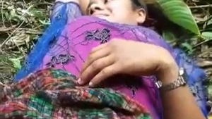 Girlfriend enjoys outdoor sex and sucks cock in public