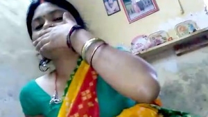 Attractive lovemaking with an enticing Bhabhi