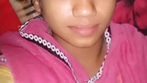 Bengali girl gets facial and gives head in HD video