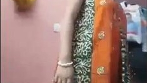 Village Bengali boudi gets fingered and satisfied