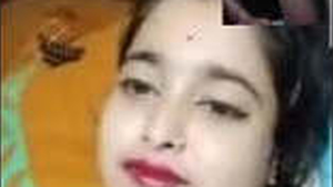 Arousing Indian woman reveals her ample bosom over video call