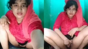 Married woman sends MMS to ex-boyfriend while peeing