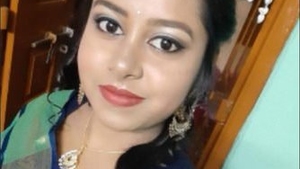 Friend and Girlfriend fingering a sexy desi girl