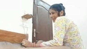 Indian mature wife records herself giving a blowjob
