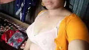 Mature aunty in part 2 wears sexy clothes