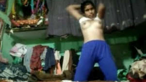 Desi Indian girl pleasures herself with video clips