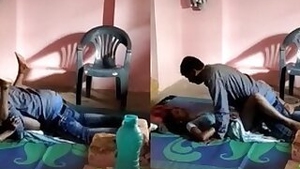 Desi cheating Bhabhi is going to get fucked happily