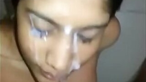 Lund chuswate hue bahan ke muh pe virye ki dhaar