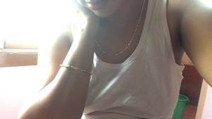 Tamil Bhabhi's seductive sex video