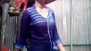 Desi girl's sensual bathing video for her lover