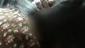 Desi bhabi sucking a huge cock in car