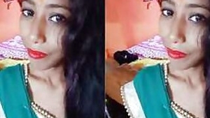 Desi webcam babe showing her remarkable breasts on camera