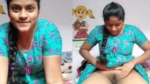 Arousing Tamil beauty reveals her intimate areas