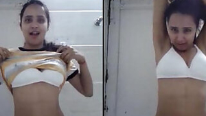 deshi Babe Simran Selfie wid Awesome Figure n Audio