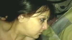 Indian aunt performs oral sex