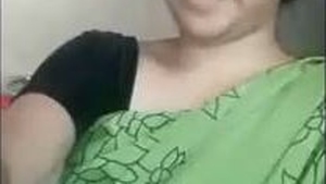 Indian bhabi with attractive breasts