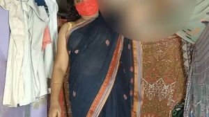 Aunty in saree gets fucked hard by desi man