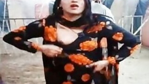 Sexy Pakistani Shemale Showing her Boobs During Mujra
