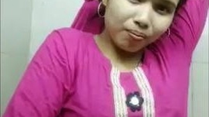 Cute desi bhabi shows off her sexy curves in a short dress