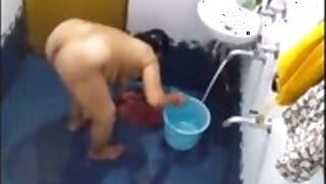 Bhabi bath spy by neighbor