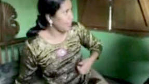 Aunty Sudha's shocking encounter with a neighbor and his camera