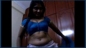 Andhra aunt engaged in oral sex and financial speculation