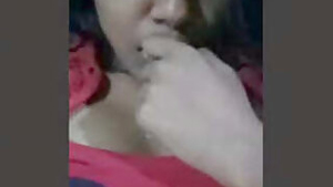 Cute Sri Lankan Girl Showing Her Assets to Her BF