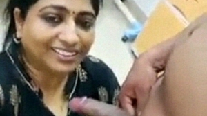 Kanna Kambikuttan's camgirl friend gives hospital sex with Kannur Ammayi